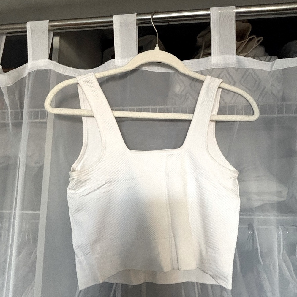 White All In Motion Cropped Tank - Picture 2 of 4